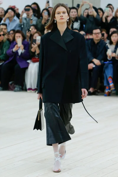 Look 1